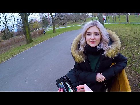 ❤️ Sväljer en främlings het sperma för pengar - avsugning i parken av Eva Elfie ️❌ Anal video at us ❌